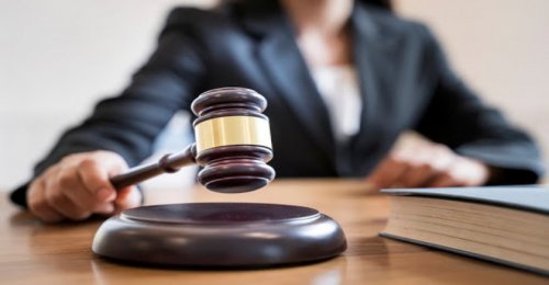 Người có thẩm quyền tiến hành tố tụng hình sự là ai?